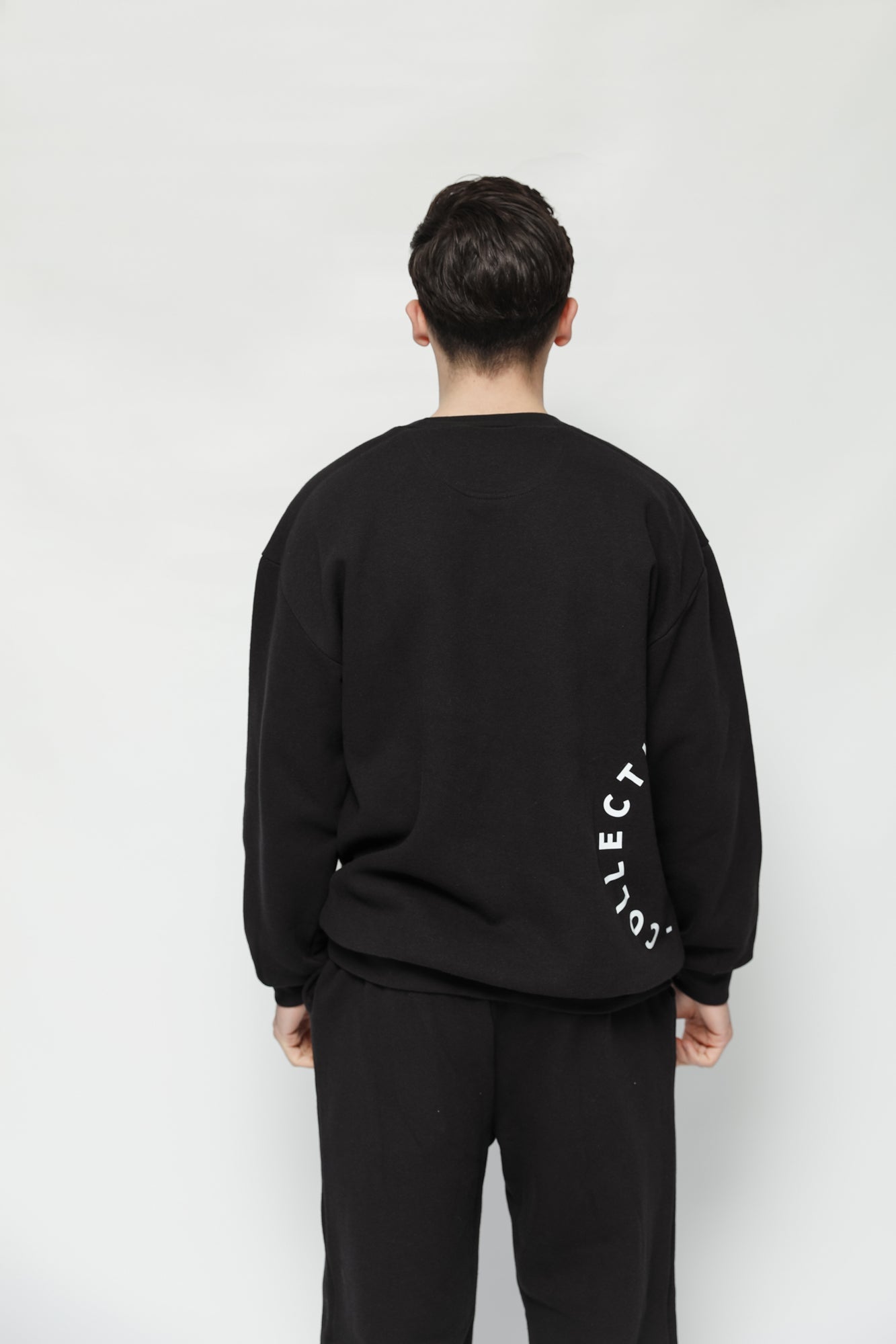 44 Essential Crew Neck Jumper Unisex - Black