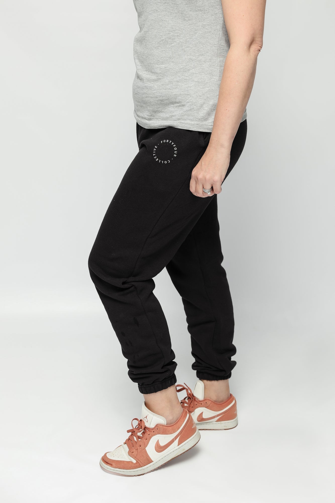 44 Essential Track Pant Unisex - Black