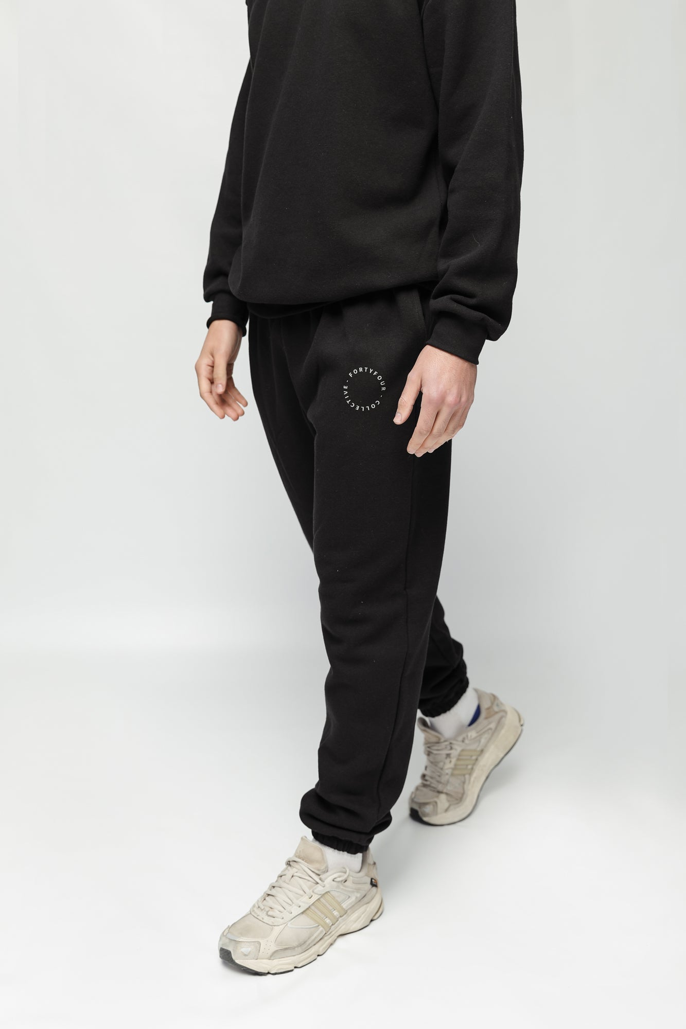 44 Essential Track Pant Unisex - Black