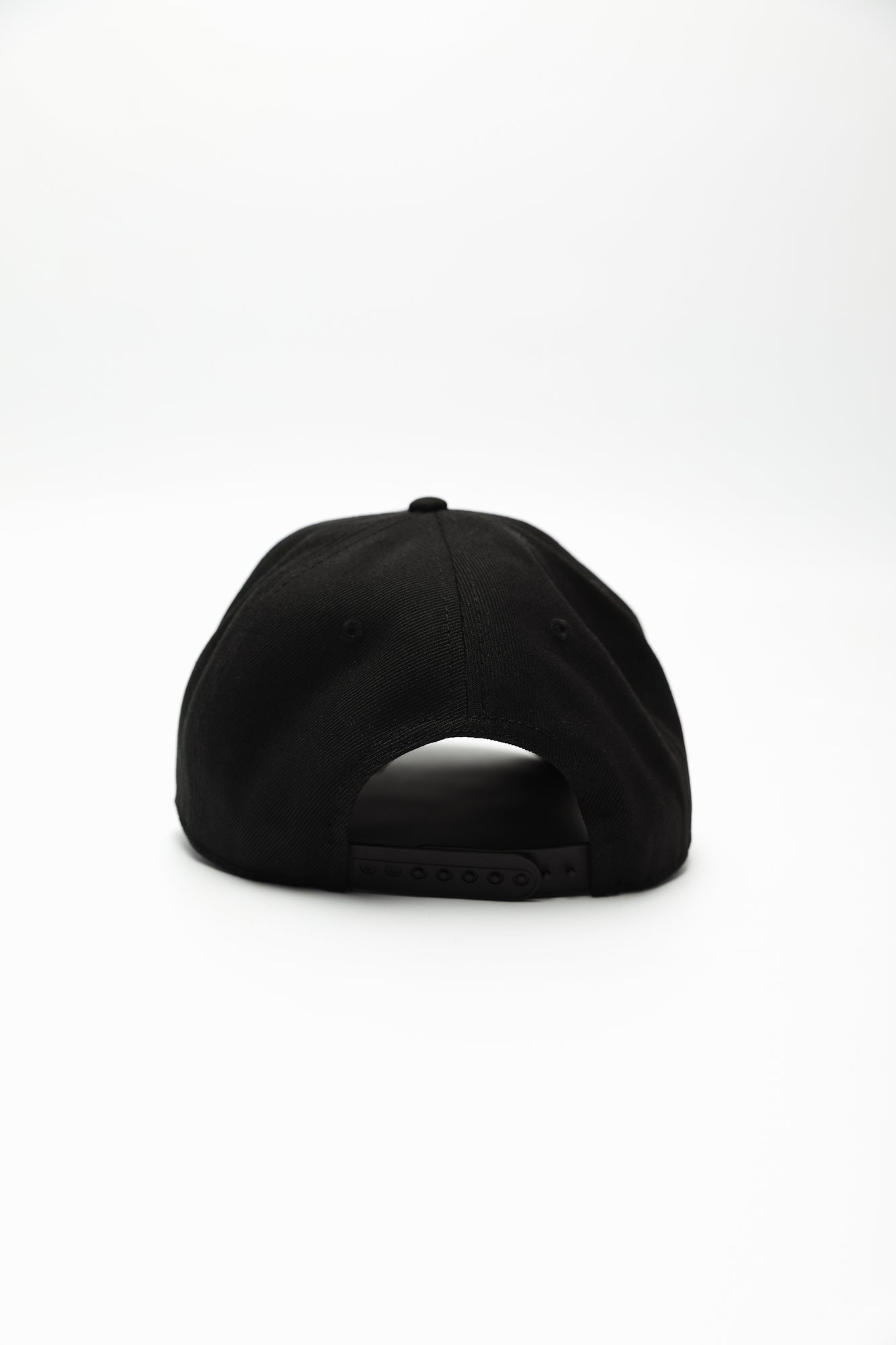 44 Essential Peak Cap - Black